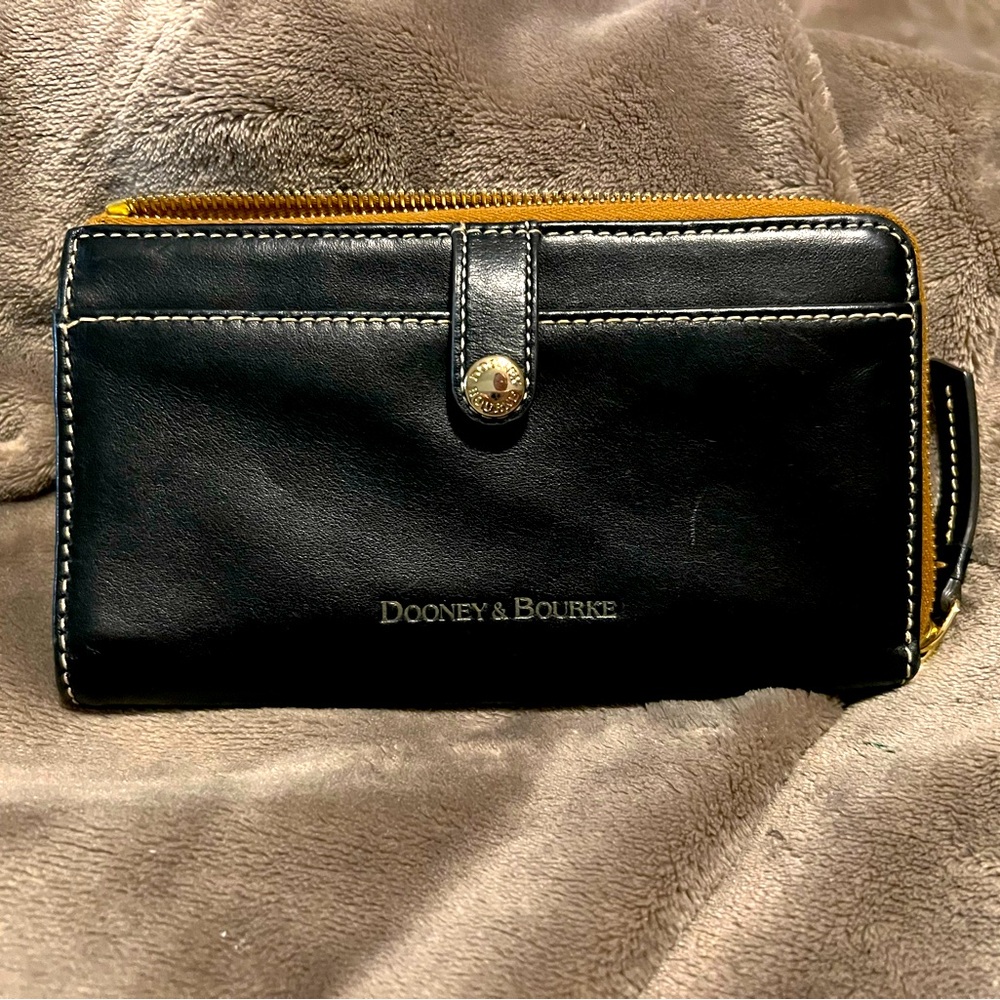 Black Dooney & Bourke wallet with Red interior